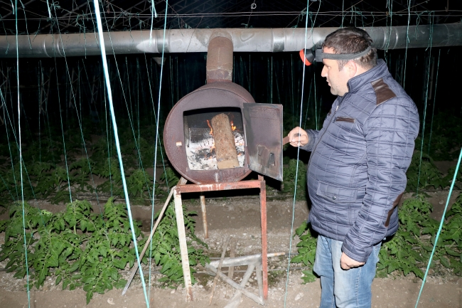 Muğla'da çiftçilerin soğuk hava nöbeti